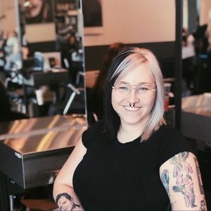 Meet your Posher, Riley